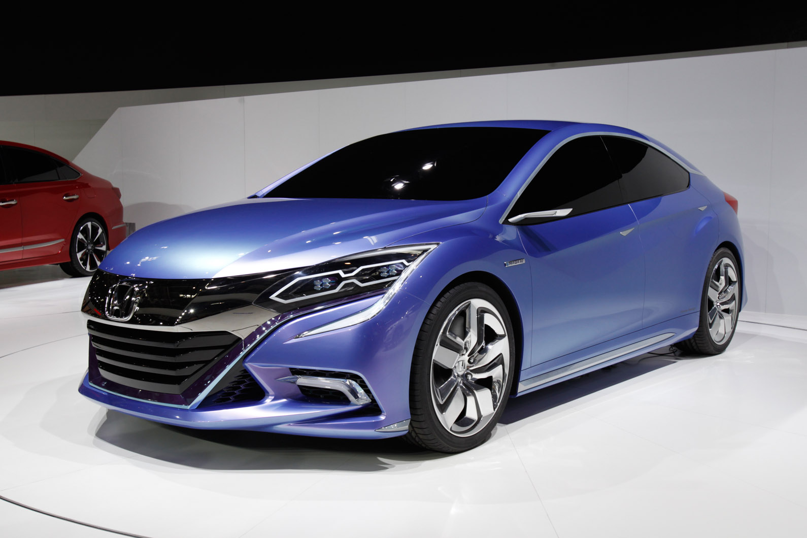 Beijing 2014: Honda Concept B Unveiled | Car News | Luxury Saloons ...